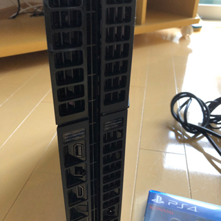 プレステ4（500GB）コントローラー2つ付き（純正は1つ）の画像