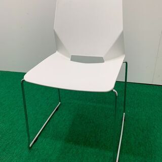 中古　W430　スタックミーティングチェア　ホワイト　訳アリ　龍ヶ崎倉庫の画像