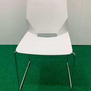 中古　W430　スタックミーティングチェア　ホワイト　訳アリ　龍ヶ崎倉庫の画像