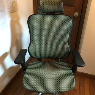 在宅勤務向けワークチェア（オフィスチェア）の画像