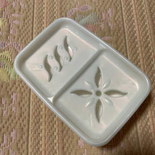 ヴァーナル石鹸のトレー　中古