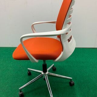 古　井上金庫　W615　肘置き付きOAチェア　オレンジ　龍ヶ崎倉庫の画像