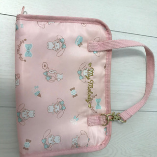 マザーズバックと母子手帳ケースの画像