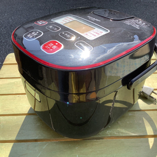 引渡し決定！中古　SHARP ジャー炊飯器　3合炊き　2011