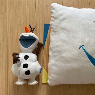 喋る　動く　オラフ　の画像