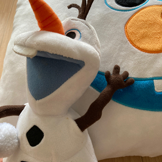 喋る　動く　オラフ　の画像