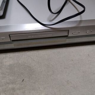 シャープDVDビデオレコーダー DV-SR100 2002年再生可の画像