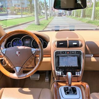 【最終値下げ！】諸費用なし！車検R5.3.25まで！ 爽やかなサンドホワイトのポルシェ カイエンS 2010年式・希少左ハンドル・サンルーフ付！【消臭消毒済】の画像