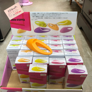 便利グッズ登場😊 オシャレなドアストッパー入荷👍 気になる方はメ...