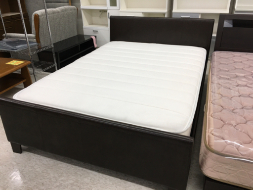 ダブルベッド　ヴィンテージ風ベッド