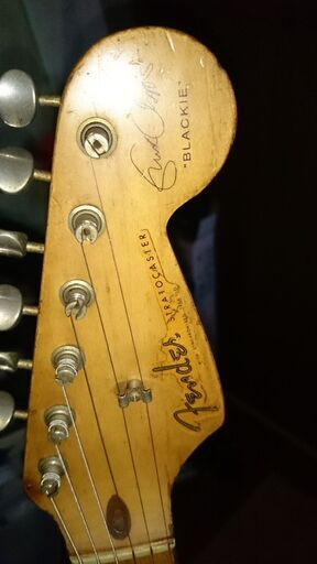 売却決定済み商品　説明を読んでください。フェンダー　ストラトキャスター　部品交換あり　音出ますが、欠損部品ありなのでジャンク扱いです。