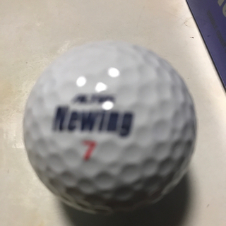 ブリヂストンのゴルフボールの画像