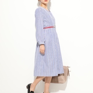 値下げ500美品Visドビーストライプタックワンピースの画像