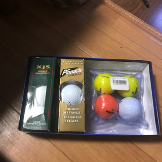 未使用のゴルフボールの画像