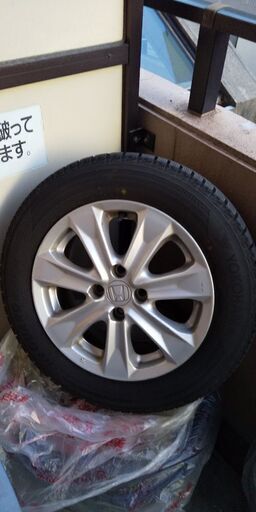 フィット用 スタッドレスタイヤ  175 / 65  15R
