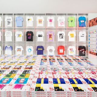 【新品・会場限定パッケージ入り】機動戦士ガンダム グラフィックTシャツ（国立新美術館 佐藤可士和展 UT）の画像