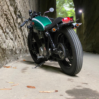 ドラム最終型！！ SR400カフェレーサーカスタム XS650カラーリング　エンジンOH後走行約8000キロの画像