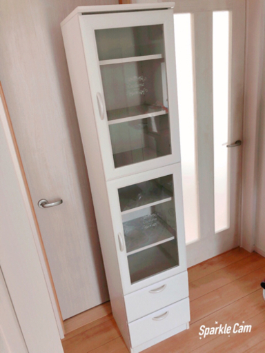 セシルナ　食器棚