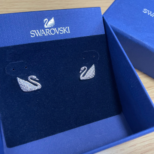 Swarovski  スワロフスキー　スワン　ピアス