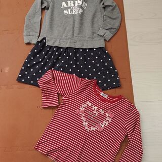 女の子服２着(120、130)