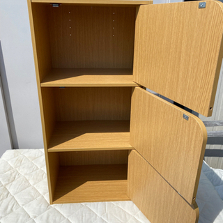 3段扉付きカラーボックス　美品！の画像