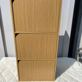 3段扉付きカラーボックス　美品！
