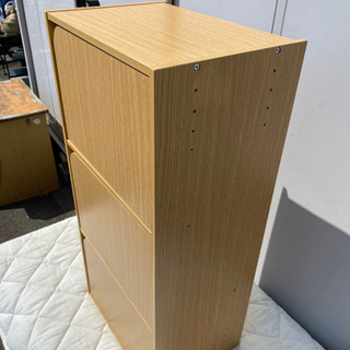 3段扉付きカラーボックス　美品！の画像