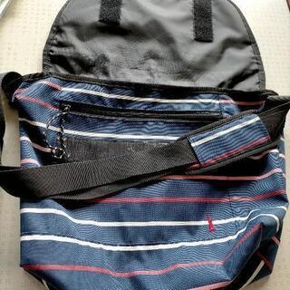 outdoor productsショルダーバッグの画像