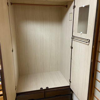 洋服ダンス、整理ダンスの画像