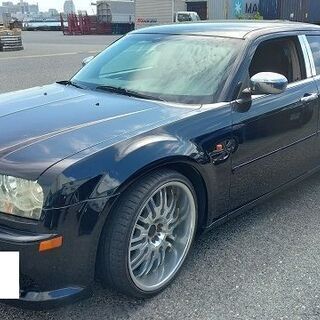 アメ車入門に　ばっちり決まってます。クライスラー３００C　ブラッ...