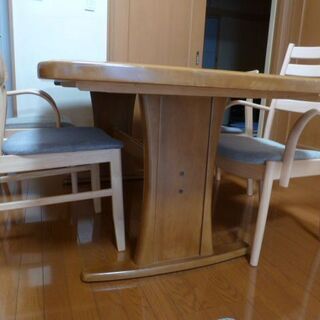 ダイニングテーブル　6人掛けの画像