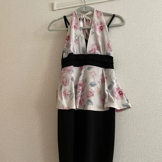 夏服ワンピース4点Mサイズ　話し中