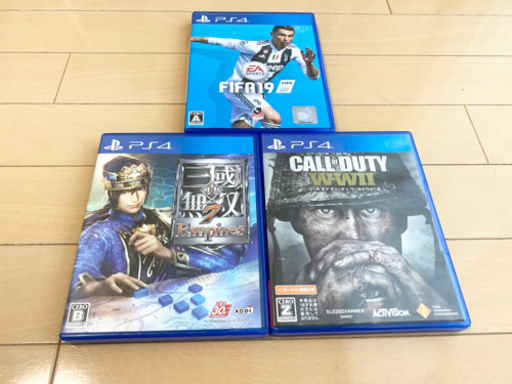 【美品】PS4 本体　すぐに遊べるソフト付