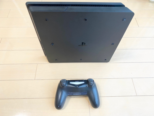 【美品】PS4 本体　すぐに遊べるソフト付