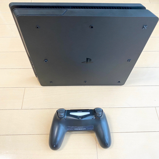 【美品】PS4 本体　すぐに遊べるソフト付の画像