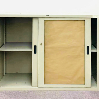 引戸ガラススチール書庫 鍵付き 幅1200×奥行515×高さ880mm オフィス キャビネット の画像