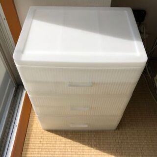 ☆三段プラスチック収納チェスト☆　の画像