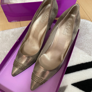 定価2万円　メダ　パンプス　ヒール　ハイヒールの画像