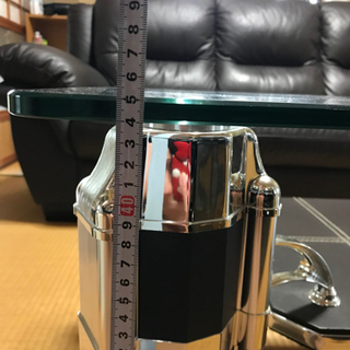 ガラスのローテーブル　の画像