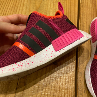 アディダス　キッズ　adidas スニーカー　ピンク　紫　18センチ　メッシュの画像
