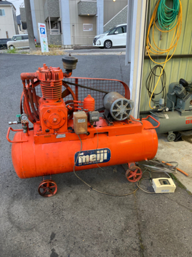 大型エアーコンプレッサー