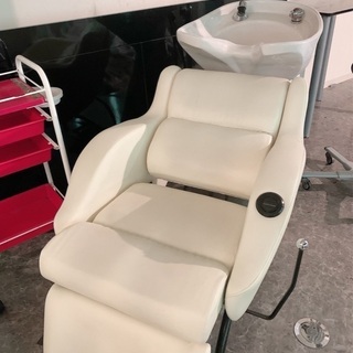 新宿の美容室移転の為、メーカー売却前にセット価格にてお譲り致しま...