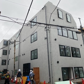建築、建設、型枠大工、職人募集！！ライバルが少ない今がチャンス！高収入で稼ごう！！の画像