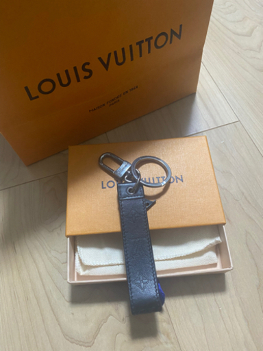 LOUIS VUITTON M68675 ポルト　クレ・ドラゴンヌ　キーリング