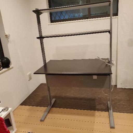 パソコンデスク　あつ様。取り引き中。