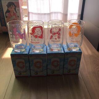 新品、未使用のラブラブサンシャイングラス。4個セットでの画像