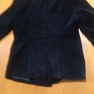 13号のベルベット調のジャケットの画像