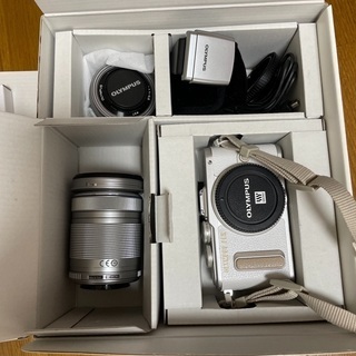 OLYMPUS  PEN  E-PL8
