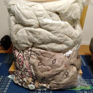 四角いコタツ布団付きの画像