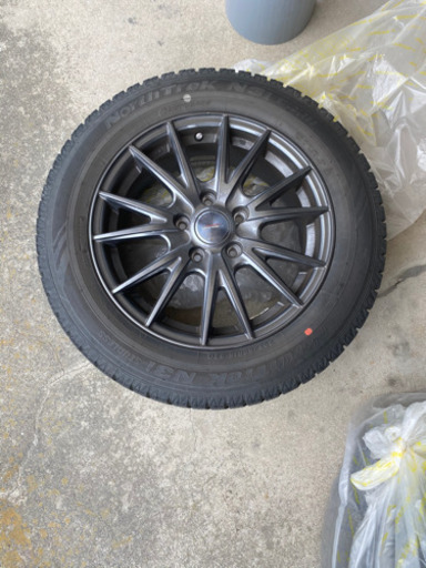 スタッドレスタイヤホイールセット20000円16インチ